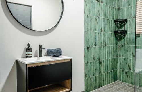 Potchefstroom Apartment | Experience 80 on Thabo: Guests Love It with 9.3/10 Rating
