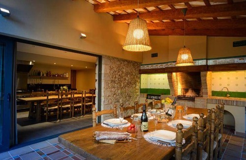 Vilabertran House | 800 m² House ∙ 5 bedrooms ∙ 10 guests