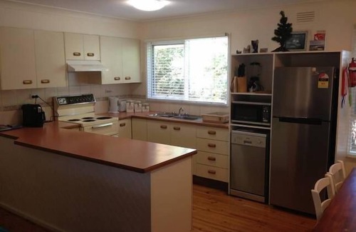 Portarlington House | Perfect Getaway: Steps from Dog-Friendly Beach & Ocean Views
