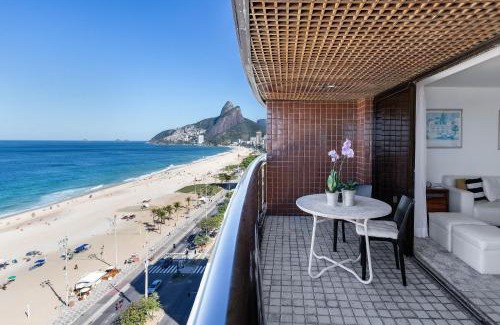 Ipanema Apartment | Oceanfront Escape: Ipanema Beach with Pool & Restaurant