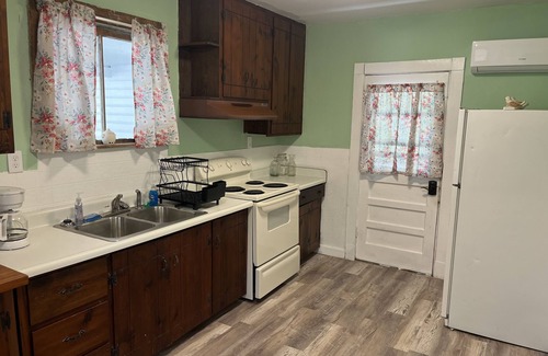 Coalfield House | Historic 803 Home in Windrock - Family-Friendly Retreat