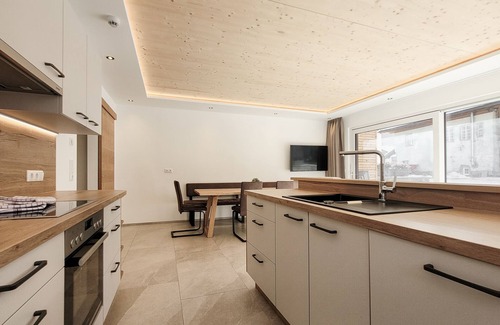 Bichlbach Apartment | Modern Vacation Apartment with Terrace by Ski Area & Lake