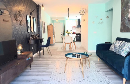 Alhaurin de la Torre Apartment | 8s Loft Vintage with Ocean View & Free Parking Near Airport