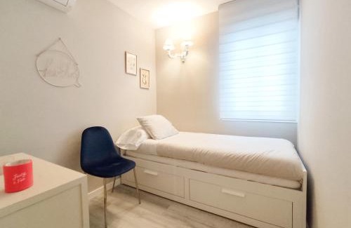 Alhaurin de la Torre Apartment | Stylish 80s Loft ViNTAGE Near Málaga Airport with Breakfast