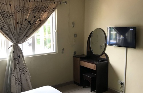 Onikan House | Budget-Friendly 81 Division Officers Mess Apartment Awaits