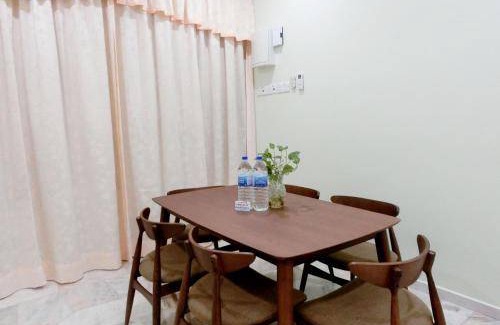 Simpang Bed & Breakfast | Spacious 5-Star Bed and Breakfast with Kitchen for 9 Guests