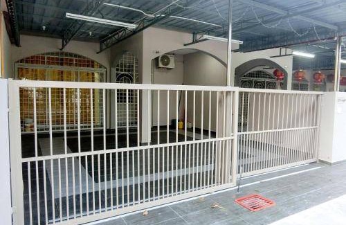 Simpang Bed & Breakfast | Spacious 5-Star Bed and Breakfast with Kitchen for 9 Guests
