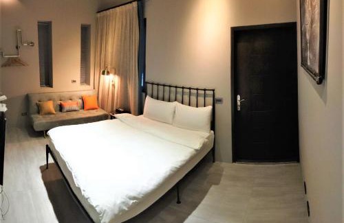 Hualien City Centre House | Modern 82行旅電梯民宿 with Family-friendly Amenities