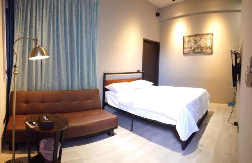 Hualien City Centre House | Modern 82行旅電梯民宿 with Family-friendly Amenities