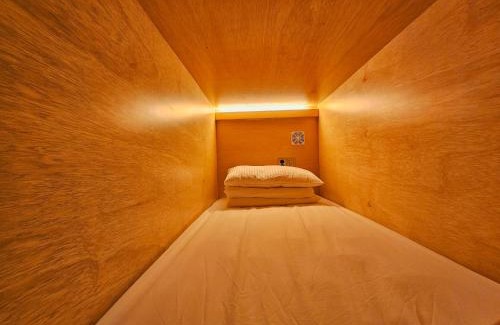 Seogyo-dong Hotel | 82 Capsule Hotel