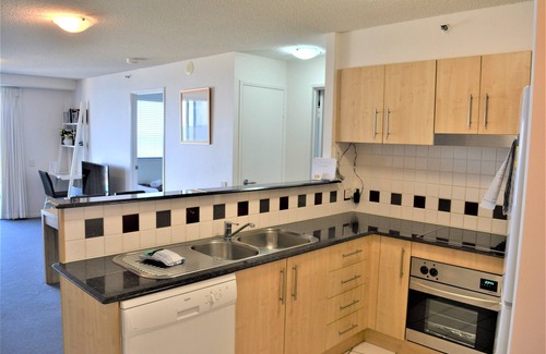 Maroochydore Apartment | Experience Ocean Views at 82 Catalina - Cotton Tree