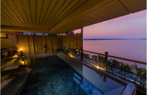 Wakura Onsen Hotel | Spacious 5-Star Hotel with Pool for Up to 9 Guests