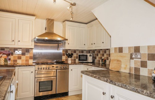 Cullen Cottage | Pet-Friendly 83 Seatown Cottage with Oceanfront Views