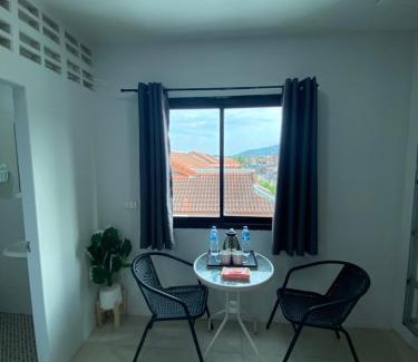 Kathu Apartment | Relaxing Stay at 84 Bar & Guest House with Pool Access