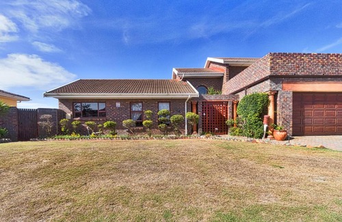 Bluewater Bay House | Stay at 84 De Mist Guesthouse: Ocean Views & Pool Access