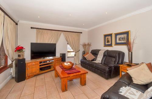 Bluewater Bay House | Stay at 84 De Mist Guesthouse: Ocean Views & Pool Access