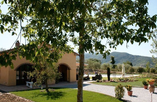Castiglion Fiorentino Villa | Spacious 3-Bedroom Villa with Pool for Memorable Getaways