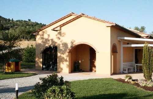 Castiglion Fiorentino Villa | Spacious 3-Bedroom Villa with Pool for Memorable Getaways