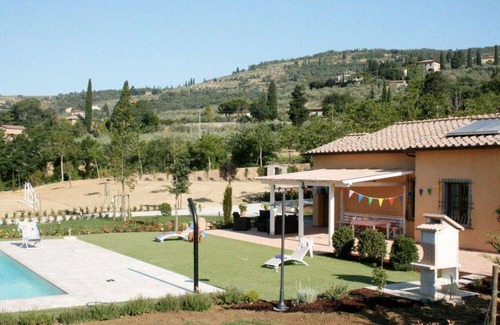 Castiglion Fiorentino Villa | Spacious 3-Bedroom Villa with Pool for Memorable Getaways