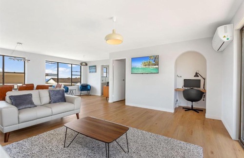 Forster House | Family-Friendly Retreat at 86 Becker Road for All Ages