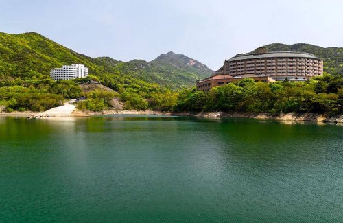 Jecheon Resort | Spacious 4-Star Resort with Pool for Up to 6 Guests