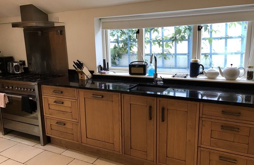 Cullen Cottage | Pet-Friendly Oceanfront Retreat at 86 Seatown Cullen Moray