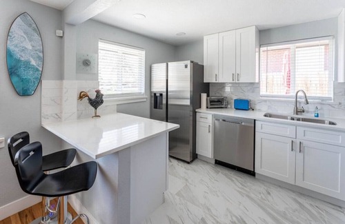 Scenic Heights House | Discover Arvada's Hidden Gem with Family-Friendly Amenities