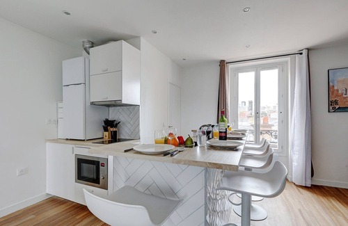 Montreuil Apartment | Discover 869-Suite Bleuet - Ideal for Families and Pets
