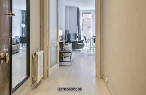Gracia Apartment | 87. Lesseps Apartment