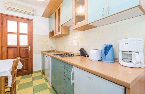 Senj Apartment | Spacious 4-Bedroom Apartment for Up to 10 Guests