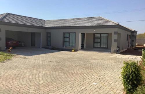 Palapye Apartment | 87 on Eleven