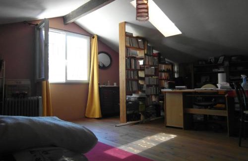 Evenos Villa | Pet-Friendly 871 ACDS: Oceanfront Family Getaway