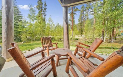 Keystone Apartment | Cozy Trappers Crossing Condo with Breakfast & Hot Tub