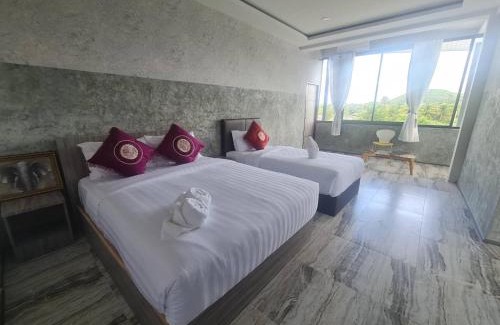 Pak Chong Hotel | Comfortable Stay at 88 Living Hotel Pak Chong with Hot Tub