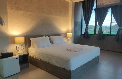 Pak Chong Hotel | Comfortable Stay at 88 Living Hotel Pak Chong with Hot Tub
