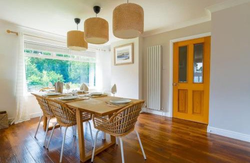 Cowes House | Welcoming 88 Baring Road: Perfect for Families and Pets
