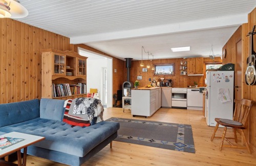 Hoensinge House | Spacious 3-Bedroom House for Families near Local Attractions
