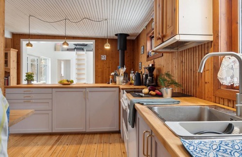 Hoensinge House | Spacious 3-Bedroom House for Families near Local Attractions