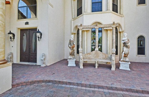 West Kissimmee Villa | Spacious 9-Bedroom Villa with Pool & Hot Tub for 26 Guests