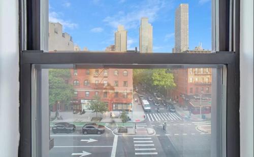 Upper East Side Apartment | Elegant 2BR Retreat on UES - Pet & Child Friendly Stay