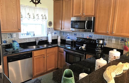 Long Beach Condo | Unforgettable Ocean View Hotel with Breakfast & Pool Access