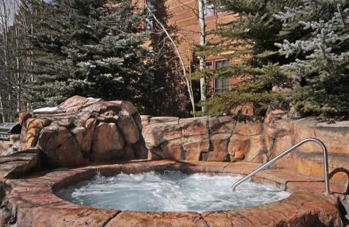 River Run Apartment | Top-Rated 8912 The Springs Condo with Pool & Hot Tub