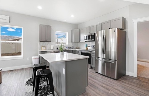 Twin Falls House | Newly Built 2-Level Townhome in Central TF - Top Rated!