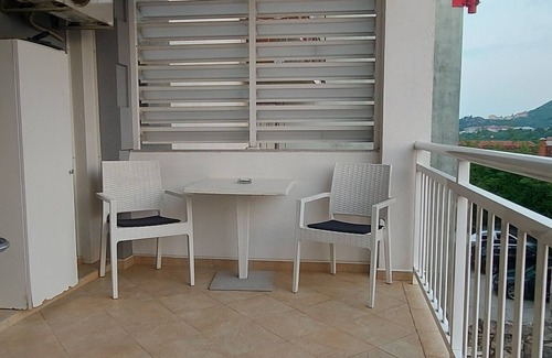 Mostar Apartment | Relax in Mostar: 89m² Retreat with Whirlpool Option