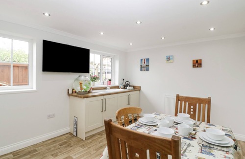 Burnham-on-Sea Cottage | Pet-Friendly Getaway with Garden at 8A Rosewood Avenue