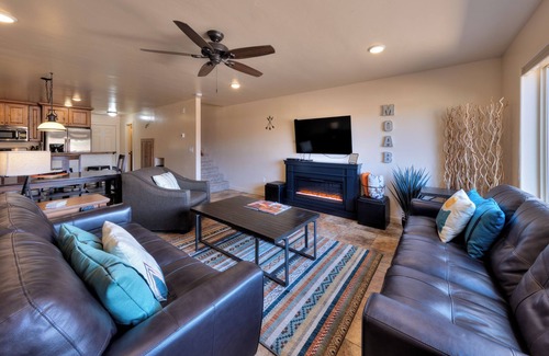 Moab South Valley House | Rim Vista Oasis: Guest Rated 9.8 with Private Patio & Pool
