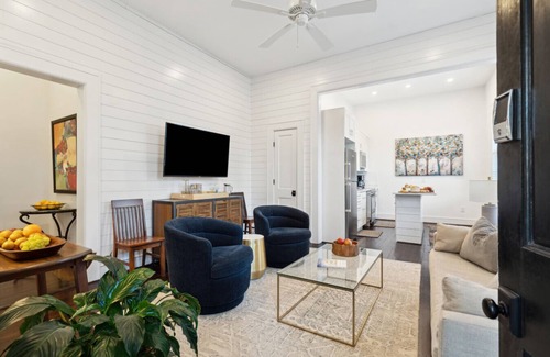 Downtown Charleston House | Explore Alexander Wilson House with Pool & Pet-Friendly Stay