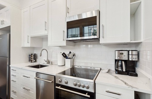 Downtown Charleston House | Explore Alexander Wilson House with Pool & Pet-Friendly Stay