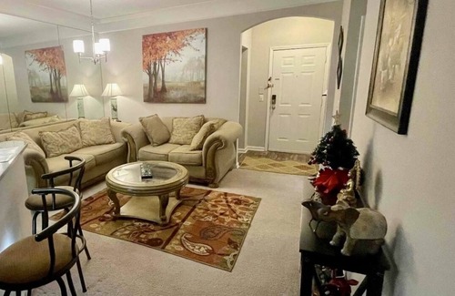 Raleigh Apartment | Ideal Stay: 8min from RDU Airport with Lake Views