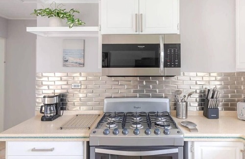 Dover Apartment | Premier Location: 8 Min Walk to Dover Beach & St. Lawrence Gap